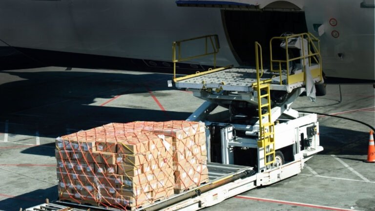 Perbedaan Air Freight dan Sea Freight